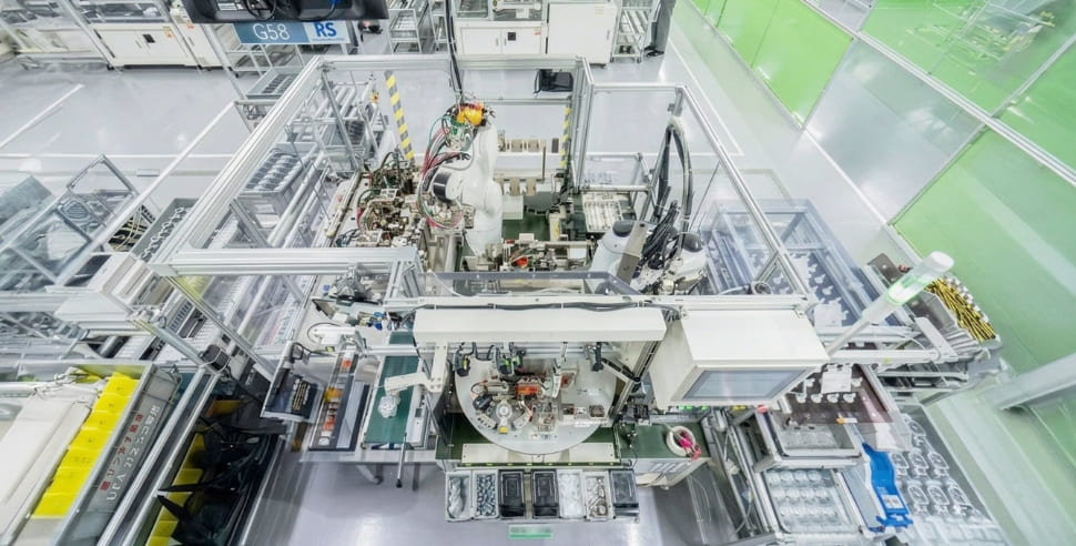 リンナイ精機株式会社:ロボットセル組立